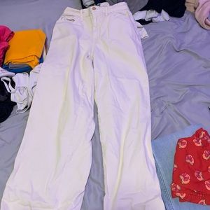 Cream colored jeans. Size 6 in women’s